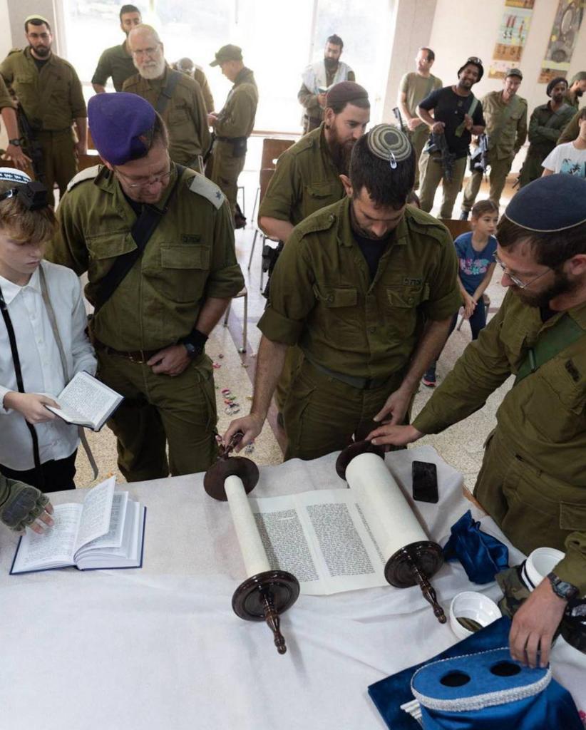  רס"ן (במיל') רומן ברונשטיין ז"ל בבר המצווה של בנו