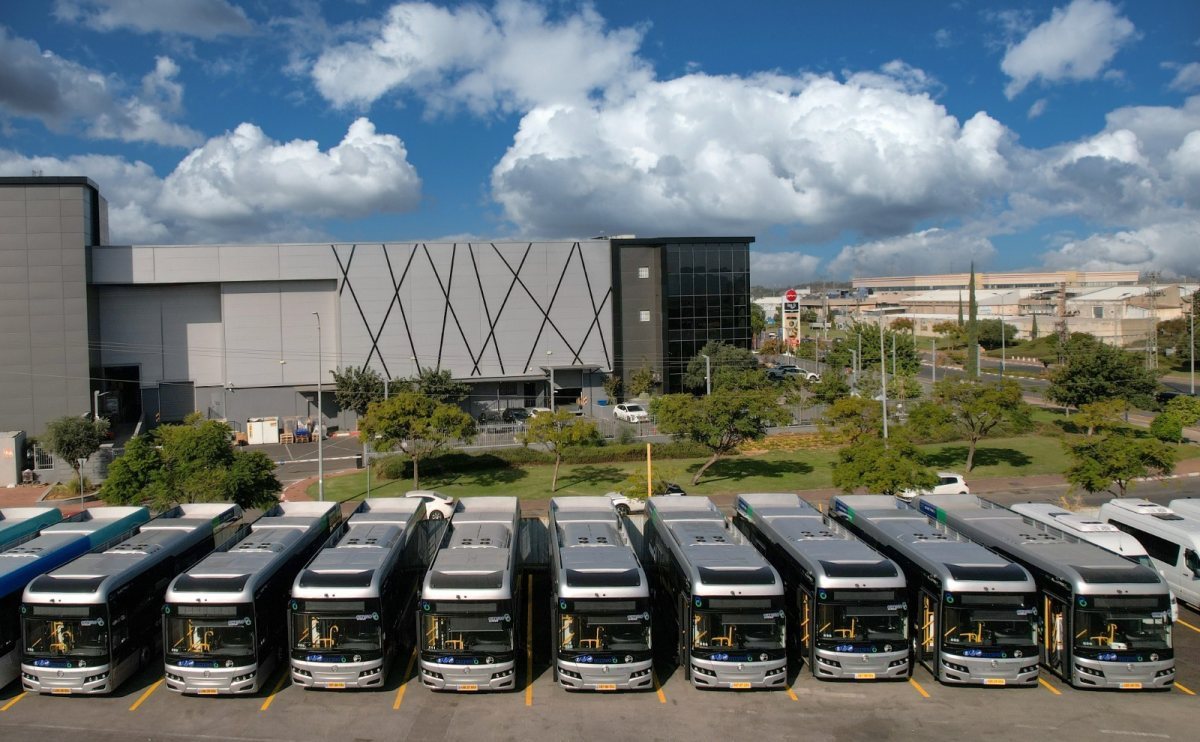 סופרבוס קרדיט: רונן טופלברג