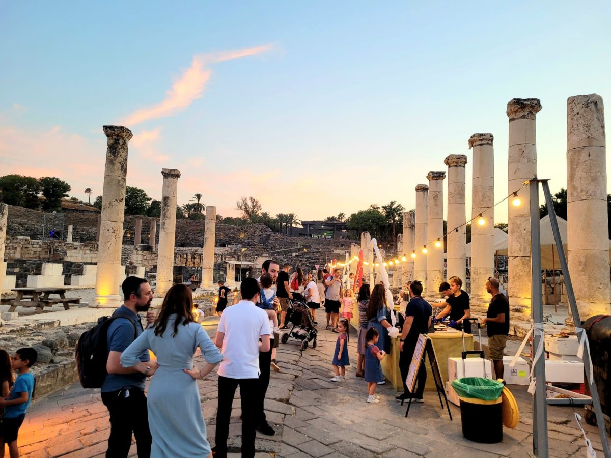 לילות שאן בגן הלאומי בית שאן - ניסים בדוס רשות הטבע והגנים