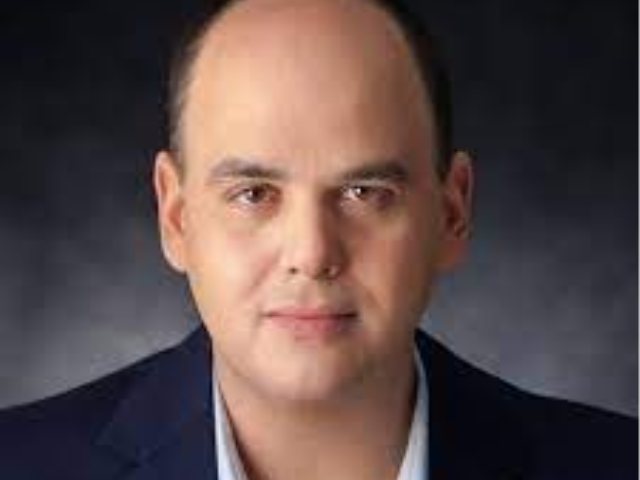 עמוד הפייסבוק של צביקה ברוט