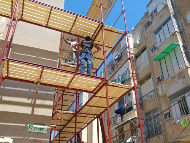 בניה בבת ים