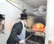 מאפיית המצות עד נעילת החג: מראות החג בחצר שאץ