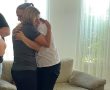 מפגש קורע לב של השכנות ממושב גילת מירה חג'ג' וצילה סיבוני שכלו יחד את ילדיהם