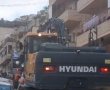 בליווי כחות ביטחון רבים: עיריית ירושלים הורסת מבנה לא חוקי | צפו