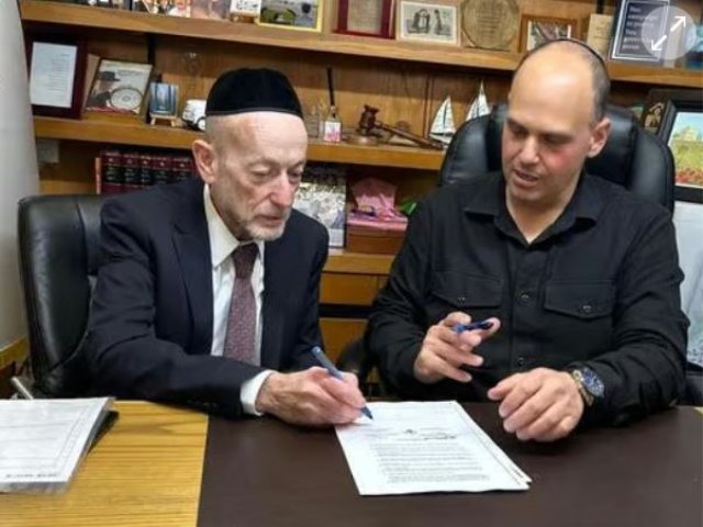 צביקה ברוט ואורי מקלב (עיריית בת ים)