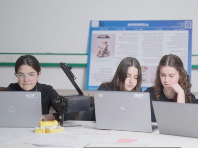 צילום: יורי גרישנוב (מאתר עיריית בת ים)
