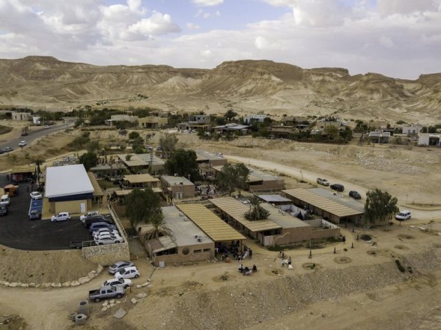 כפר האמנים בצוקים צילום אביעד בר