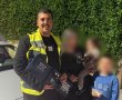 גן יבנה: פעוטה ננעלה ברכב בשגגה - מתנדב ידידים חילץ אותה בשלום