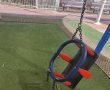 ונדליזם ברובע ג': השרשרת התנתקה, בת שנה וחצי נפלה ונחבטה 