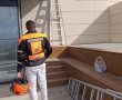 נפל מסולם במהלך התקנת פרגולה בבת ים - בן 30 נפצע